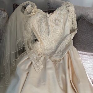 Vintage Elegant Cream Satin Wedding Dress